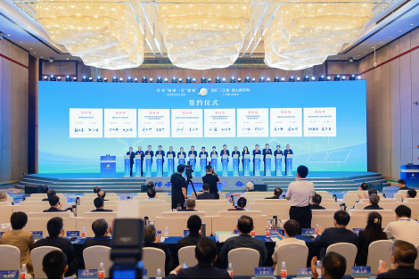 Chairman Shi Yuanyuan Invited to Prestigious Qinghai Talent Summit – Cell Valley Group Signs Major Agreement with Qinghai University Affiliated Hospital